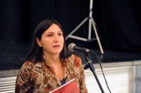 Ana Cecilia Prenz presenta il libro  "Poesia e rivoluzione"